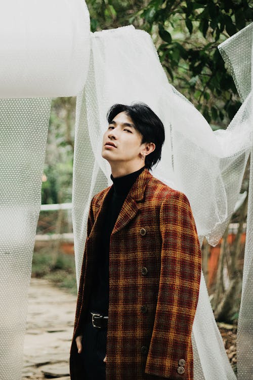 Crafting the Perfect Fall Wardrobe for Men: A Guide to Seasonal Elegance