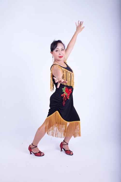 The Fringe Fashion Revival: Why Tassels and Movement Are Defining 2026 Style
