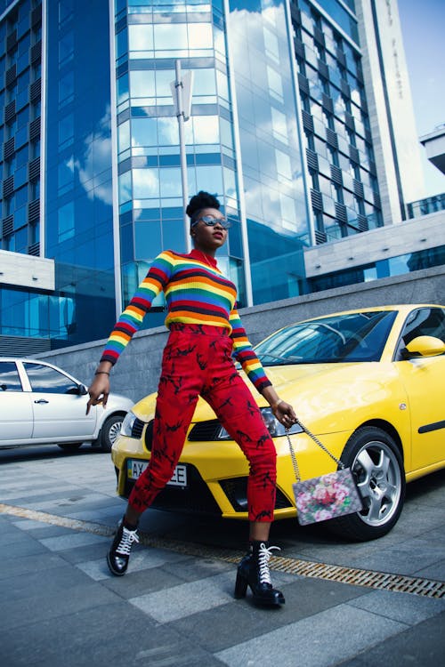The Art of Clashing Colors: How Bold Color Combinations Define 2026 Fashion