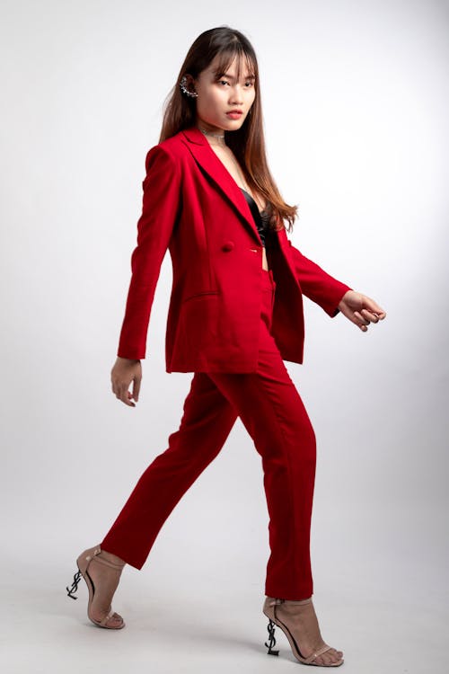 Power Dressing for Modern Women: Bold Silhouettes That Command Every Room in 2026