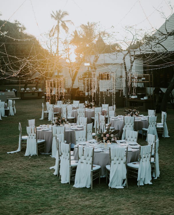 Summer Wedding Guest Outfits: What to Wear to Every Type of Wedding in 2026
