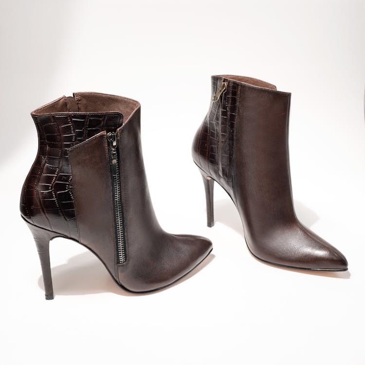 Square Toe Boots: The Architectural Footwear Revolution of 2026