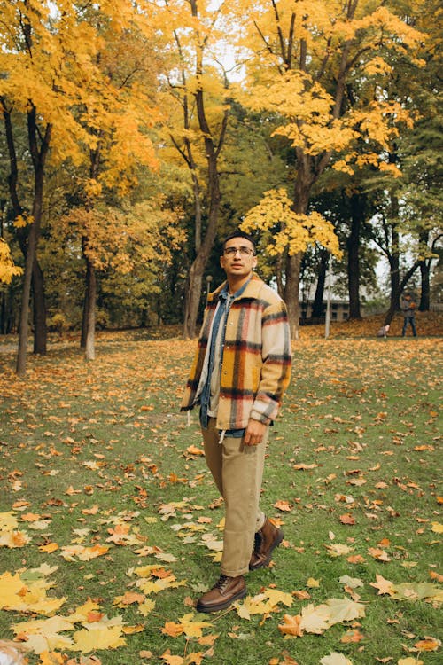 The Ultimate Men's Fall Wardrobe Checklist: Merging Style with Practicality