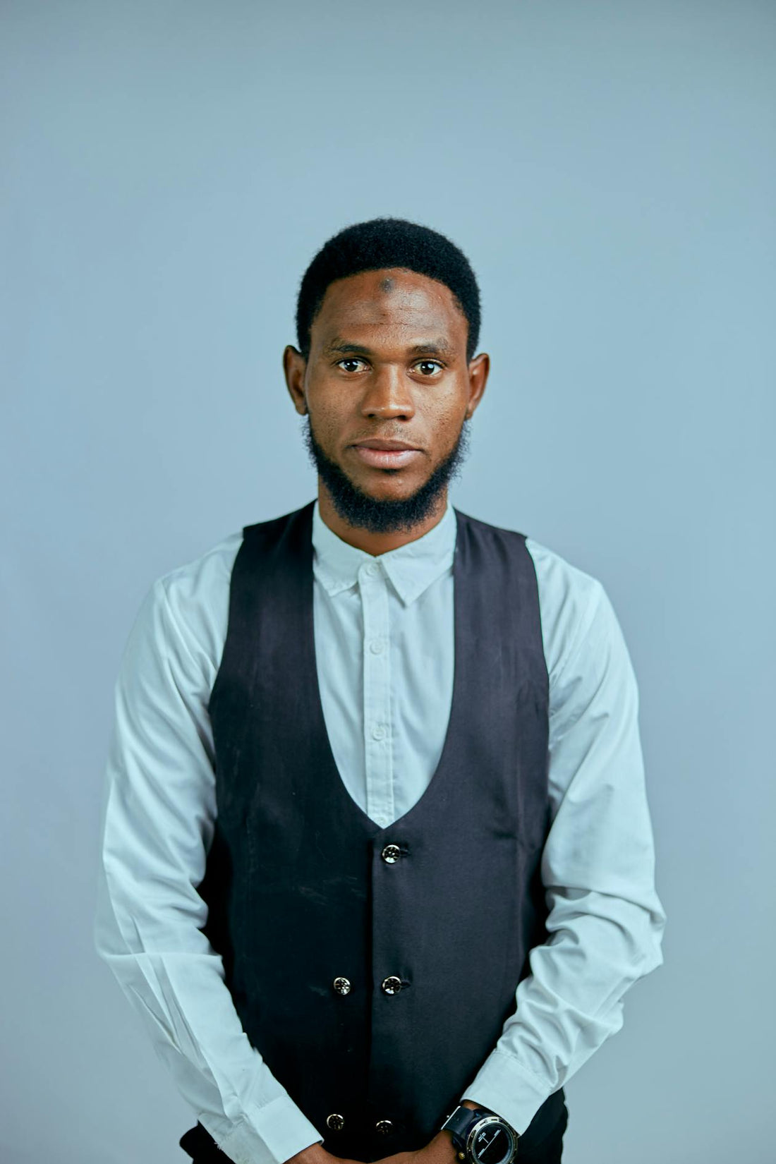 The Tailored Vest Revival: How to Style Waistcoats in 2025