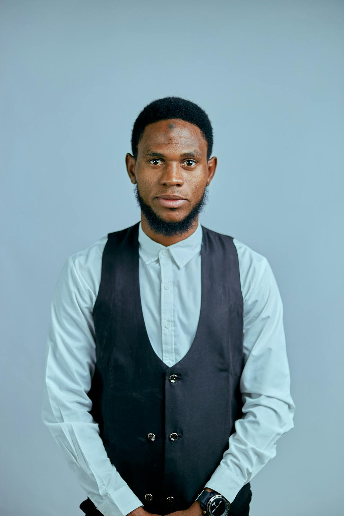 The Tailored Vest Revival: How to Style Waistcoats in 2025