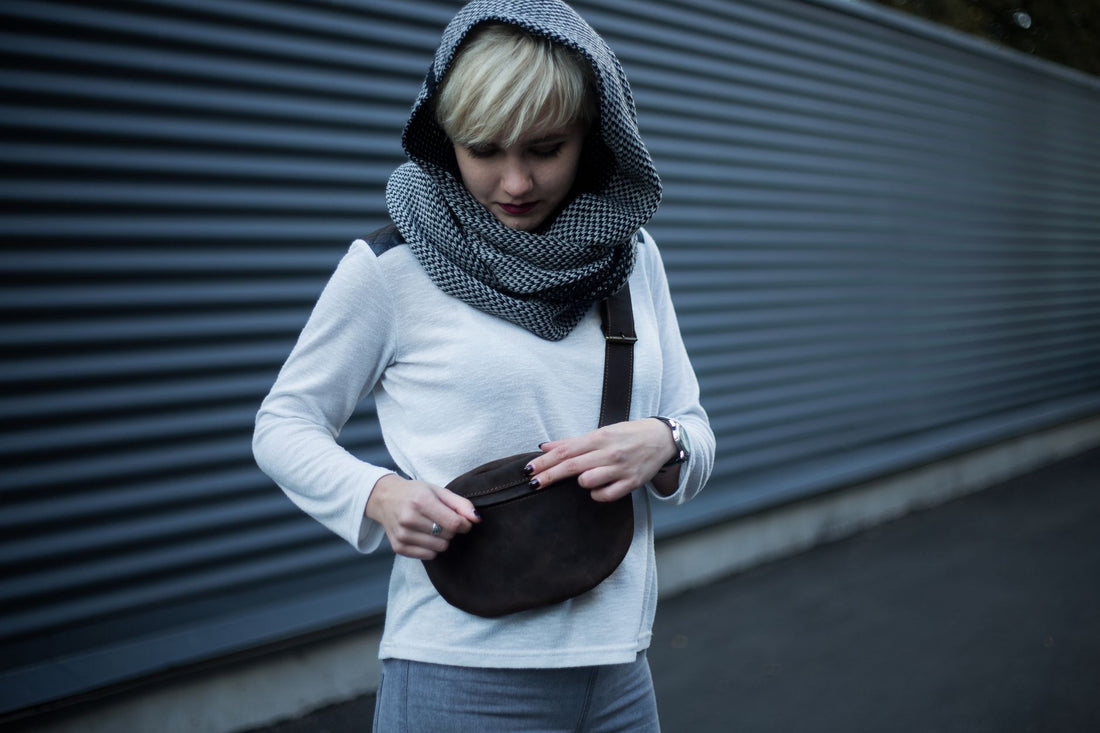 Crossbody Bag vs Tote: Which One Actually Fits Your Day?