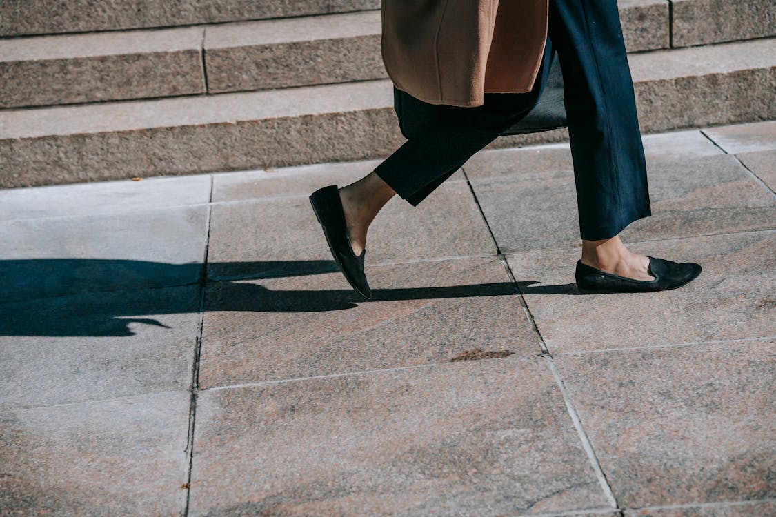 The Slim Trouser Revival: Why Fitted Pants Are Defining 2026 Fashion