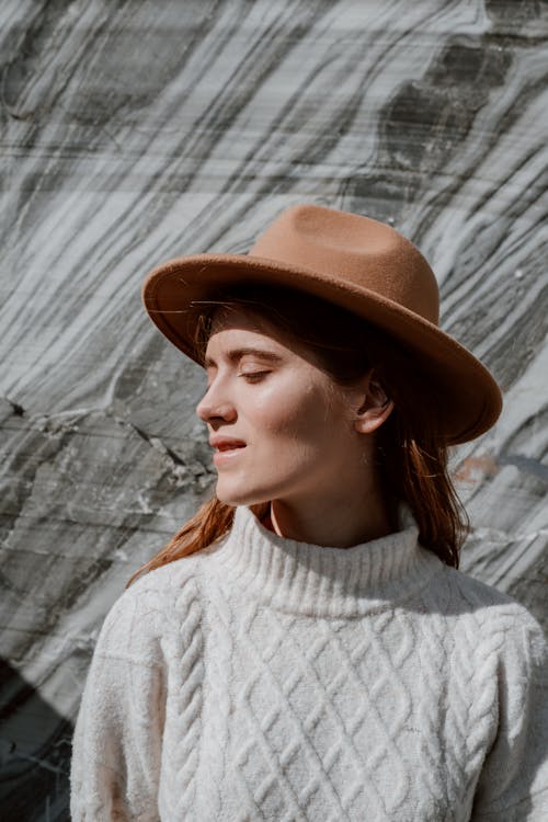 Earth Tones and Quiet Luxury: How to Master Neutral Dressing in 2026