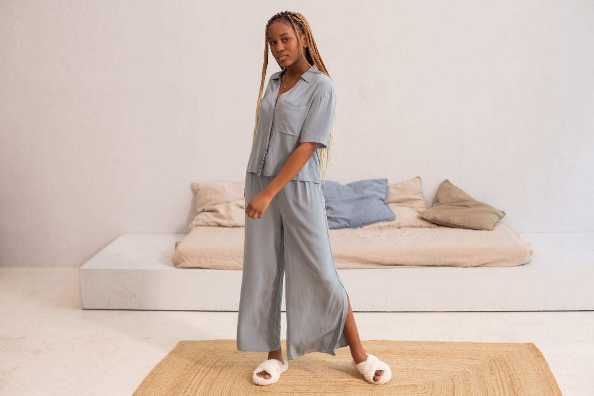 Loungewear That Doesn't Look Like Pajamas: A Fabric & Fit Guide
