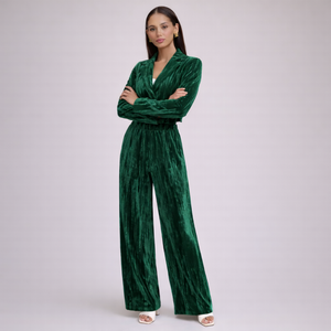 Women's silk set close-up — coordinated for every occasion — Djuna Velvet 2 Piece Set — Sonverdano