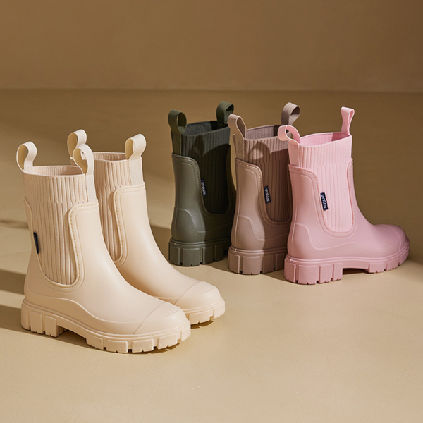 Women's ribbed boots back view — rugged — Lettice Chelsea Rain Boots — Sonverdano