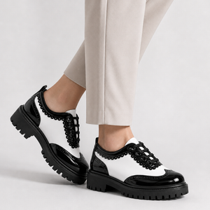Women's lace shoes alternate angle — versatile — Beatrix Wingtip Oxford Shoes — Sonverdano