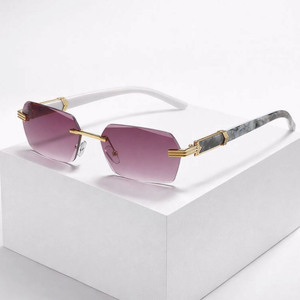 Women's Black sunglasses — finishing touch