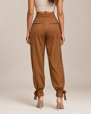 Women's pants detail view — versatile — Romola Ballon Pants for every occasion — Sonverdano