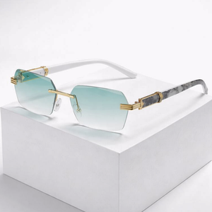 Women's Black sunglasses — finishing touch