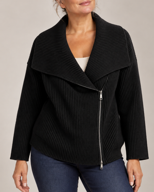 Women's ribbed cardigan close-up — cozy — Tara Oversized Zip Cardigan — Sonverdano