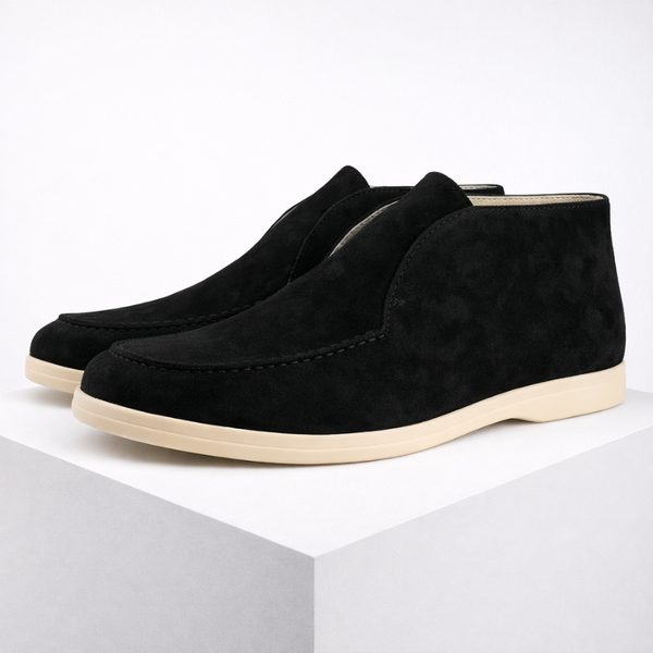 Mr. Darby Suede Chukka Boots