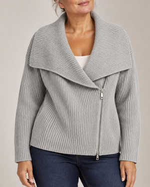 Women's light gray ribbed cardigan side view — cozy — Tara Oversized Zip Cardigan — Sonverdano
