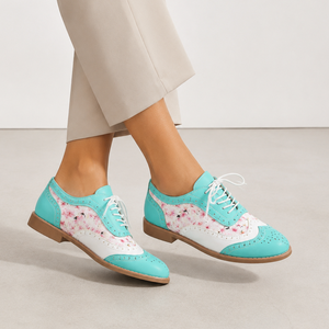 Women's lace shoes close-up — versatile — Betty Wingtip Oxford Shoes — Sonverdano