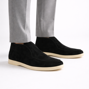 Mr. Darby Suede Chukka Boots