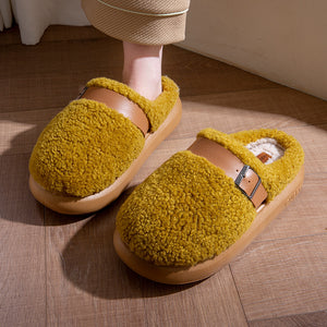 Women's slippers close-up 2 — everyday for every occasion — Queey Plush Slippers — Sonverdano