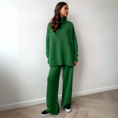 Women's green knit tracksuit close-up 4 — athleisure — Dahlia Tracksuit — Sonverdano